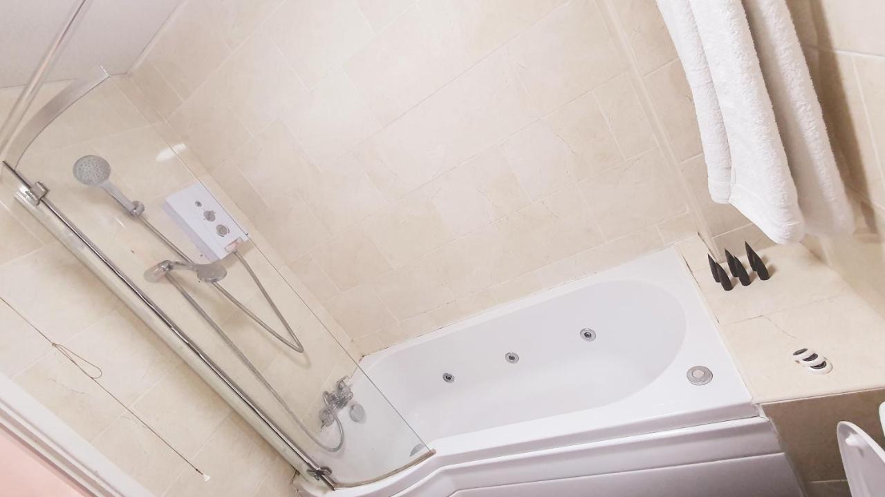 1 Bedroom Apartment Close To Slough Train Station Exteriér fotografie